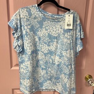 Women’s size, extra large crown and Ivey blue and white floral T-shirt NWT